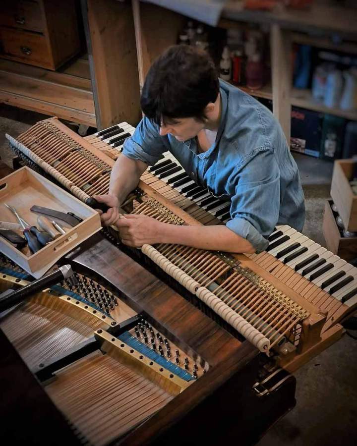 Le savoir-faire traditionnel au service du patrimoine instrumental.