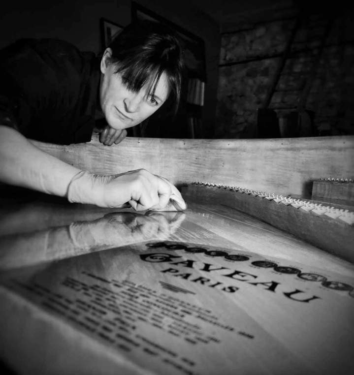 Vernis table carré BW